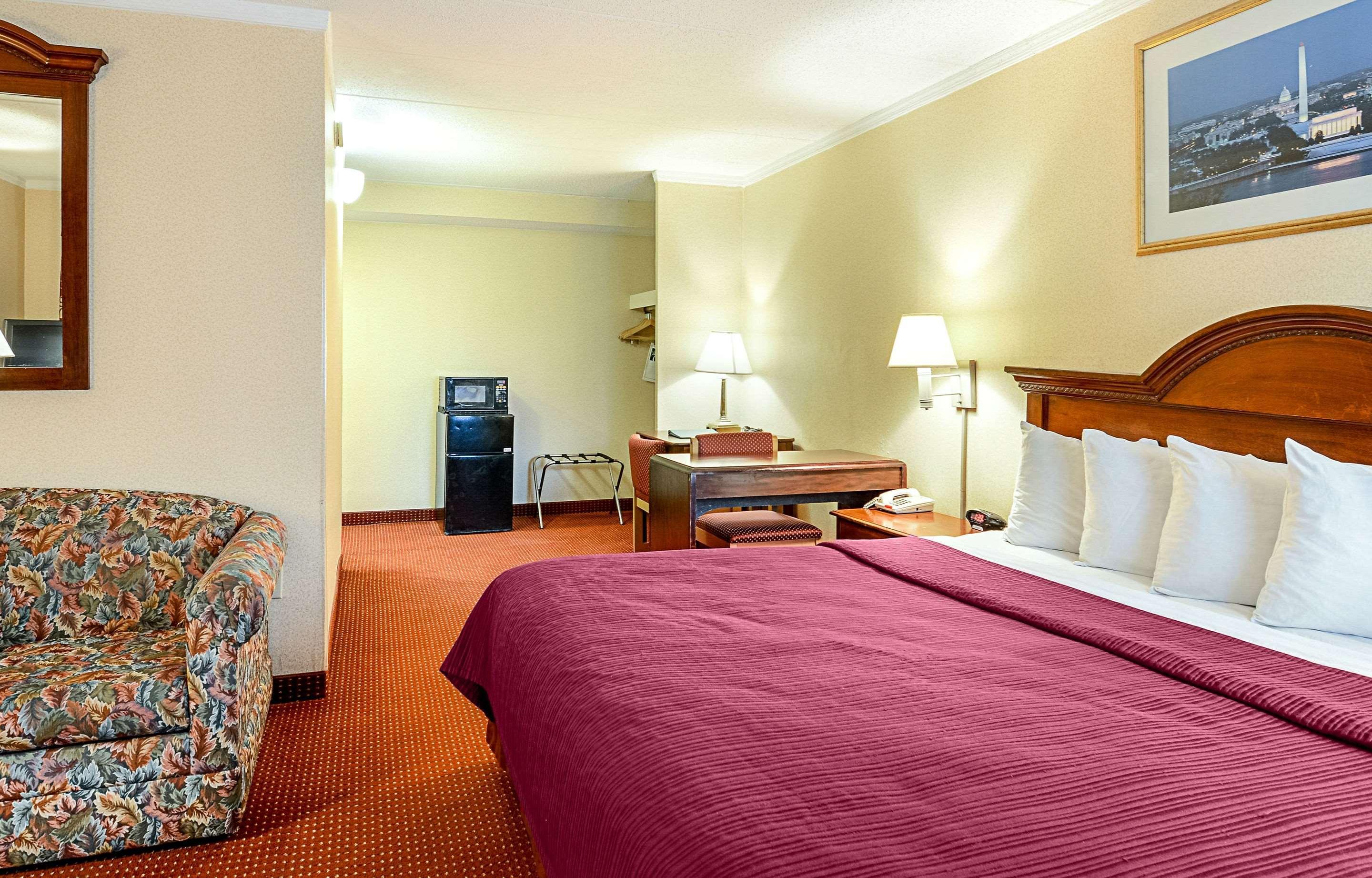 Quality Mount Vernon Inn 2*